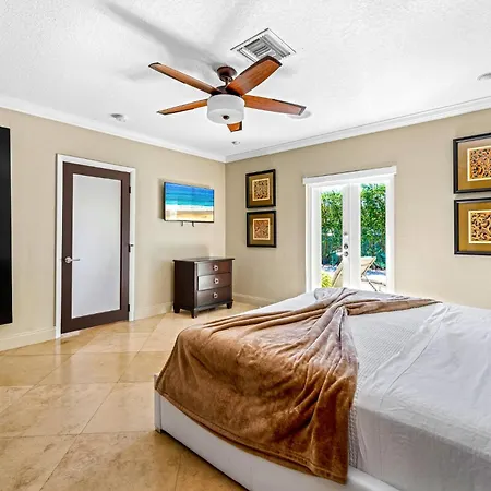 Gorgeous 3Br2Ba In Lbts- Walk To The Beach